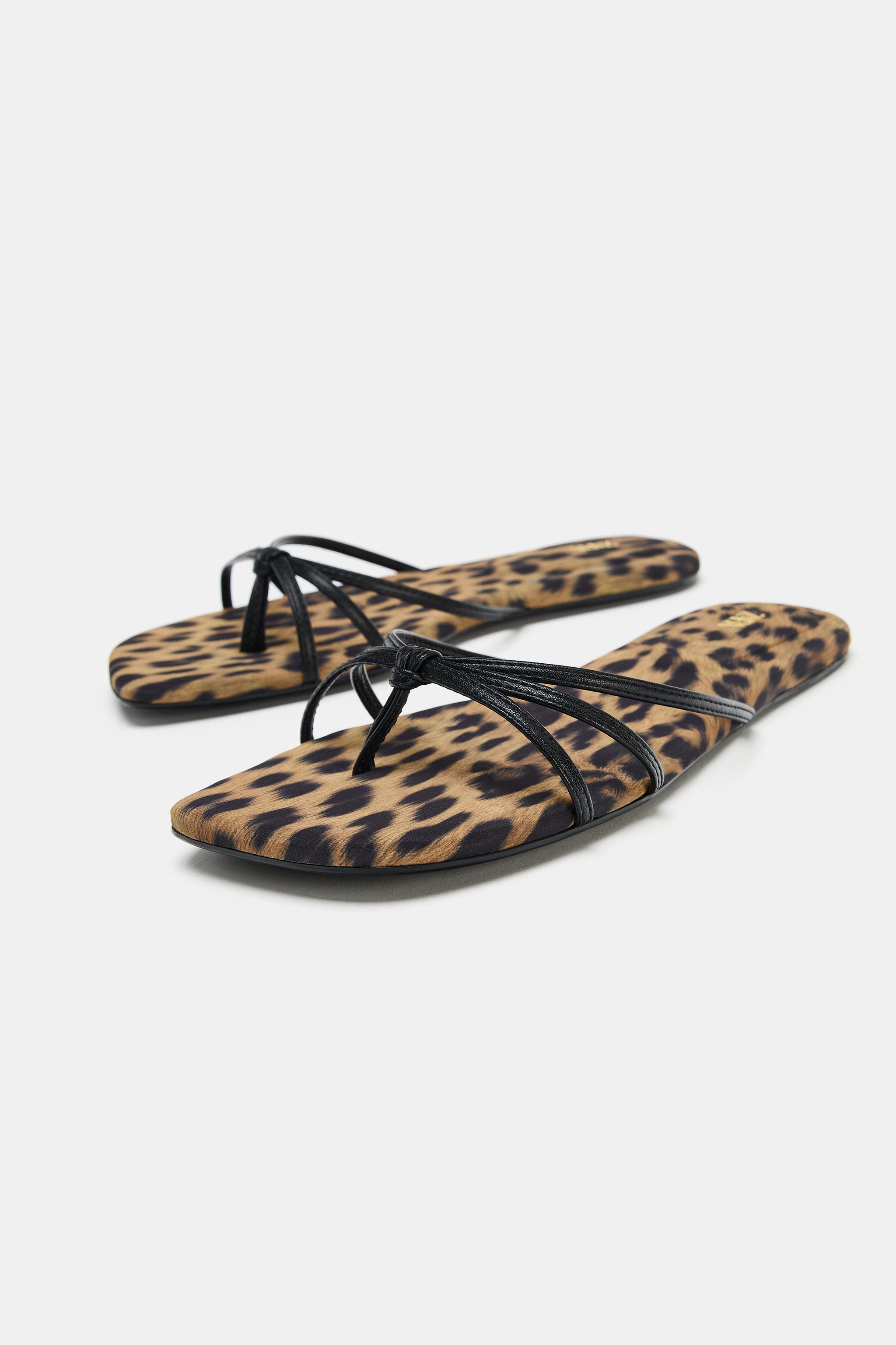 PRINTED LEOPARD FLAT SANDALS