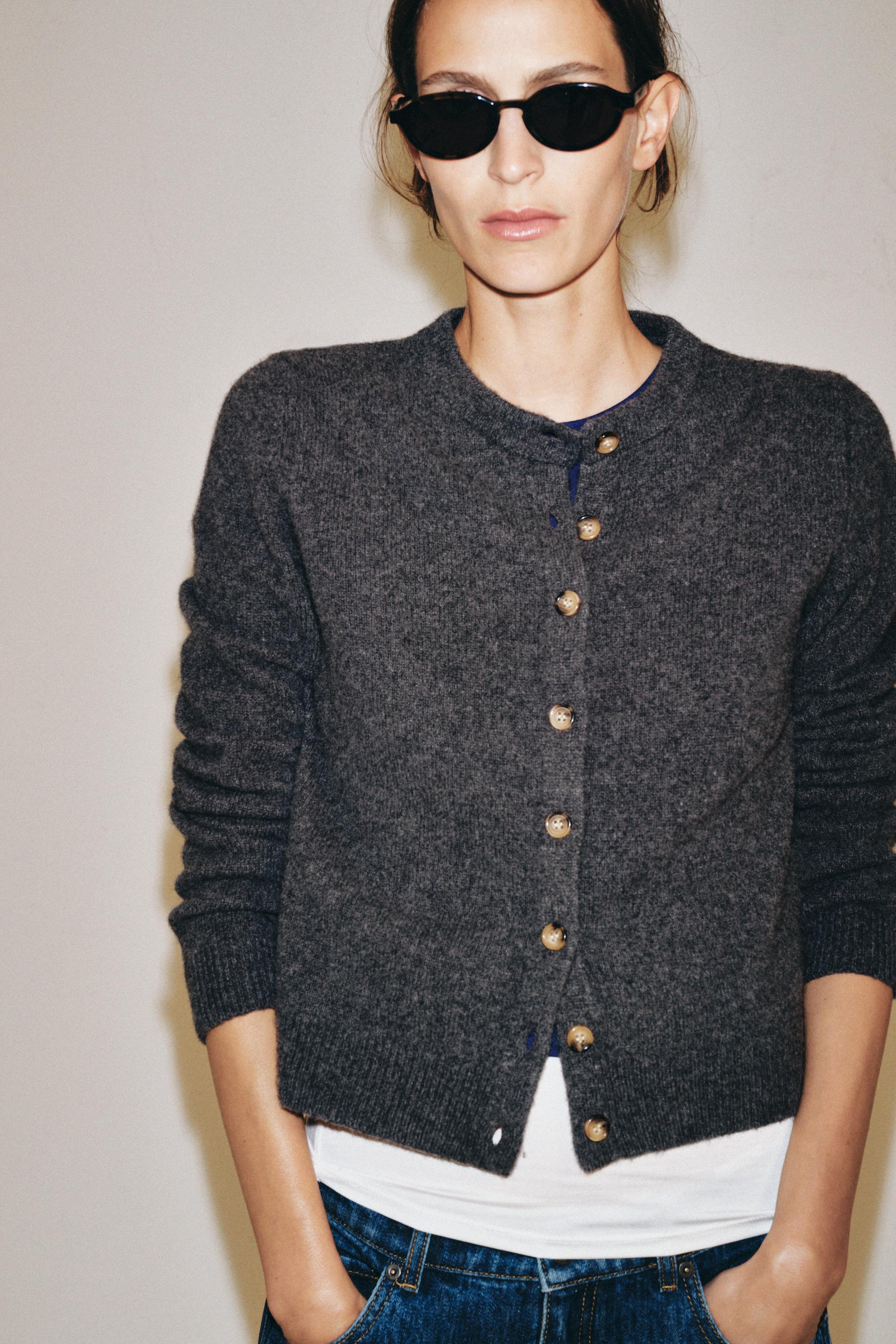 CASHMERE WOOL BUTTONED CARDIGAN