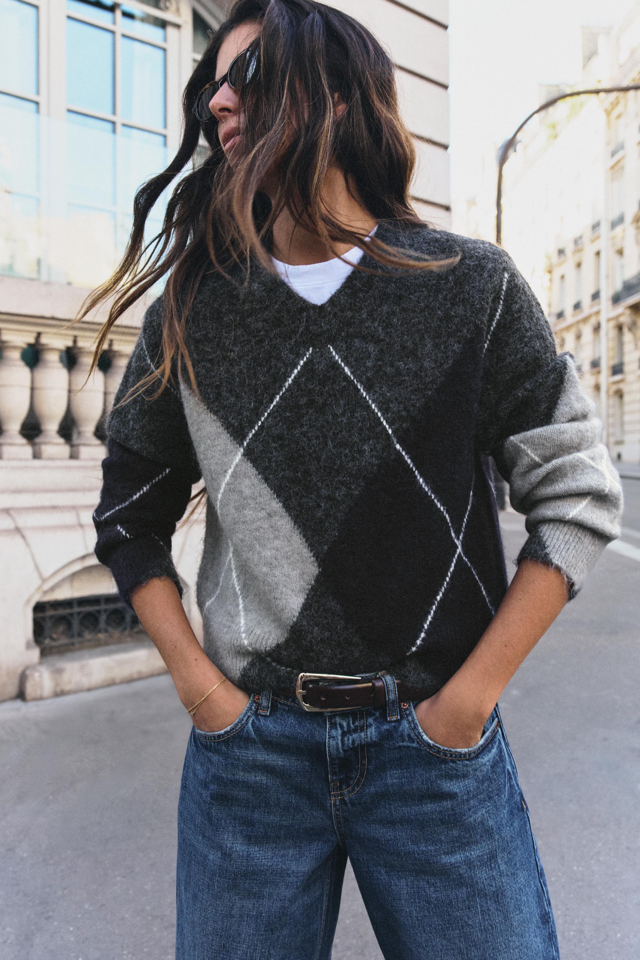 BRUSHED-EFFECT ARGYLE JUMPER