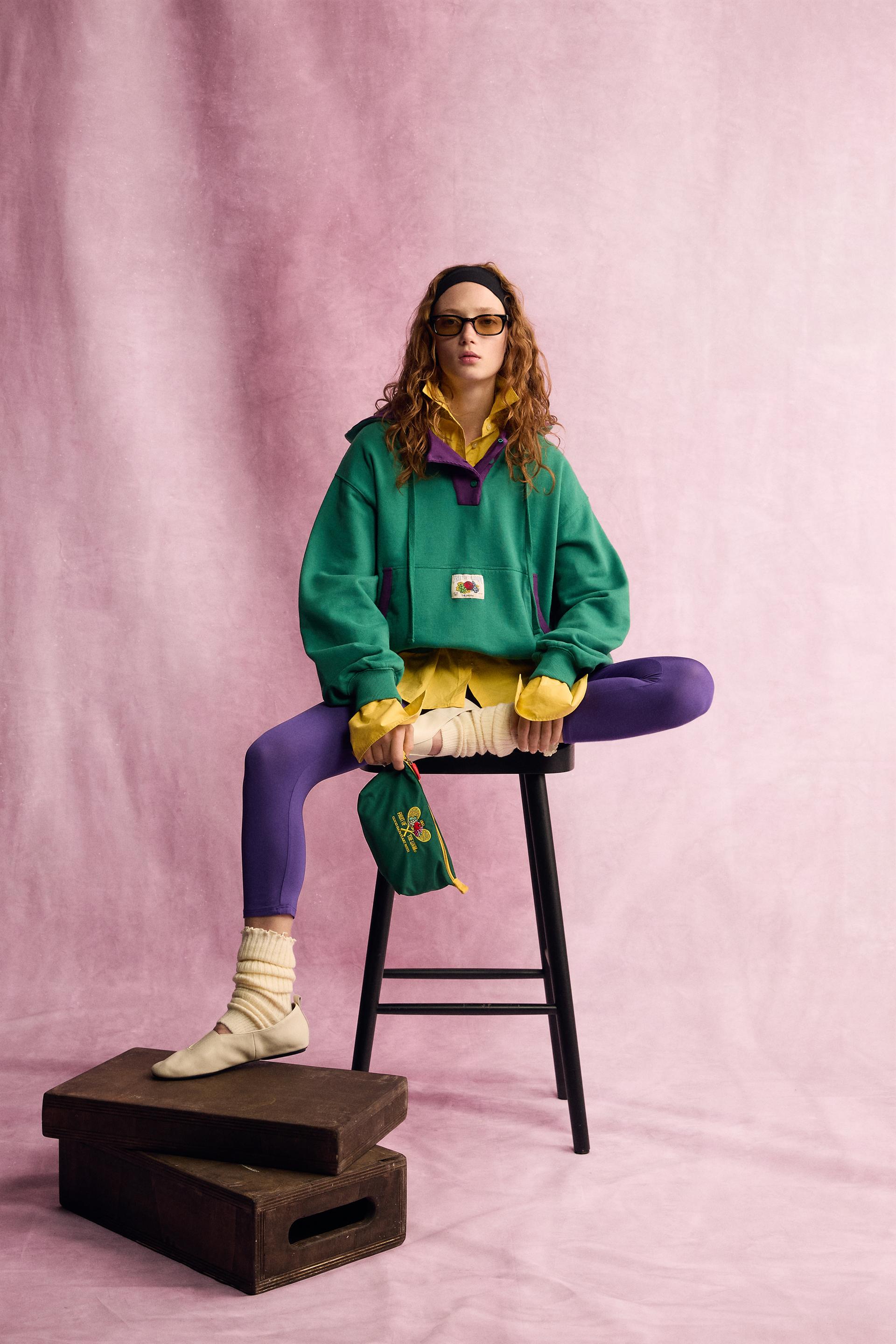 CONTRAST HOODIE